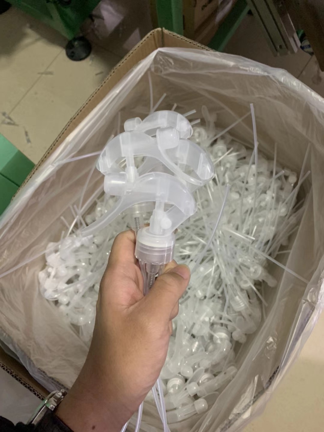 Vòi chuột trắng trong - Nhựa Feliz Plastic - Công Ty TNHH Feliz Plastic Việt Nam